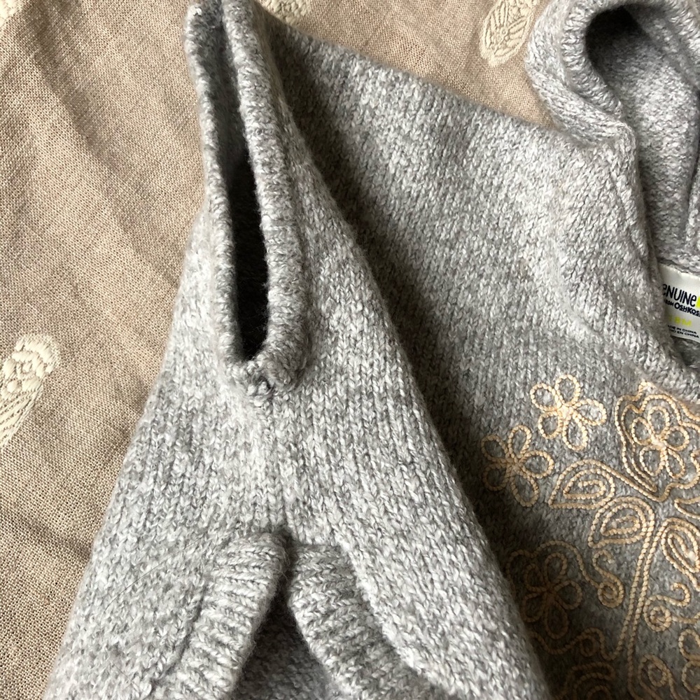 Oshkosh • Marled Grey Knit Poncho - Picture 4 of 5